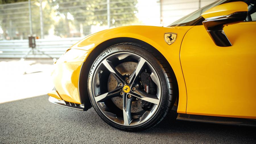 Колеса Ferrari SF90 Stradale (F173) 2019 года  (фото 21 из 47)